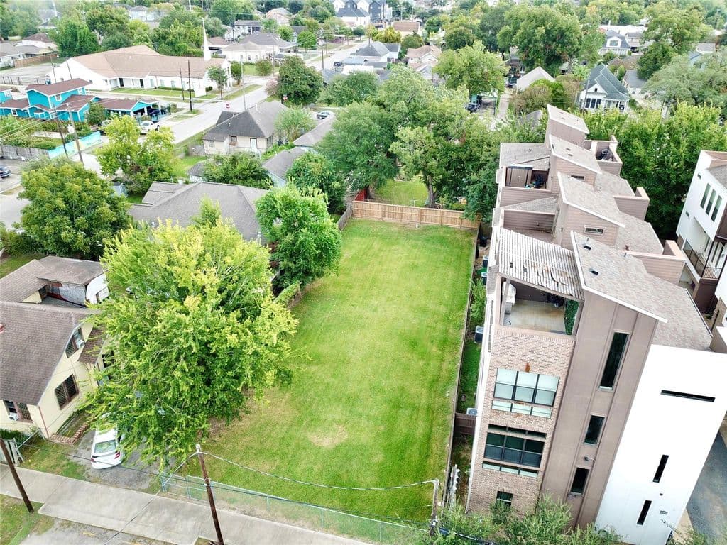 Residences at Burr St.